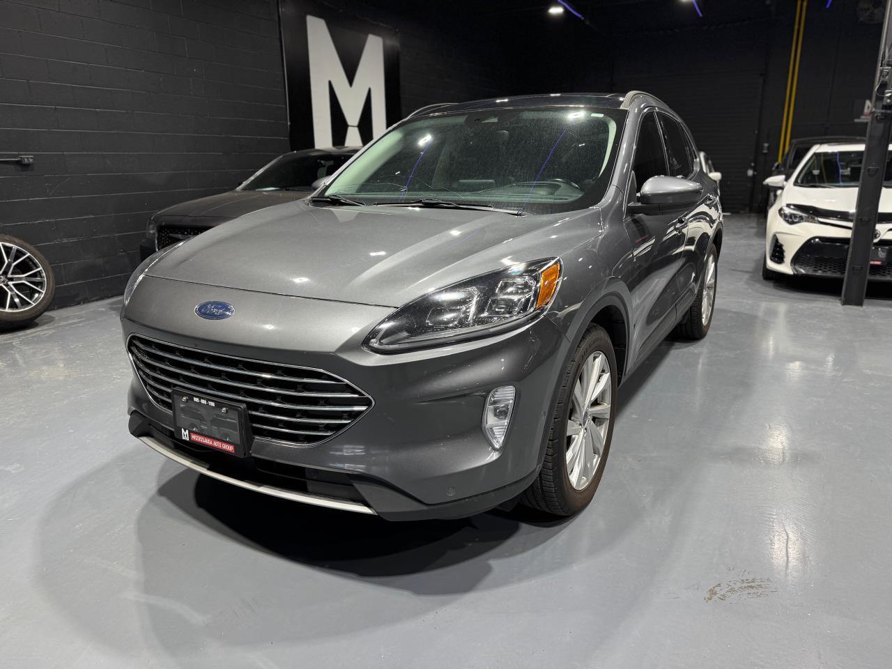 Used 2021 Ford Escape Titanium Hybrid for sale in Mississauga, ON