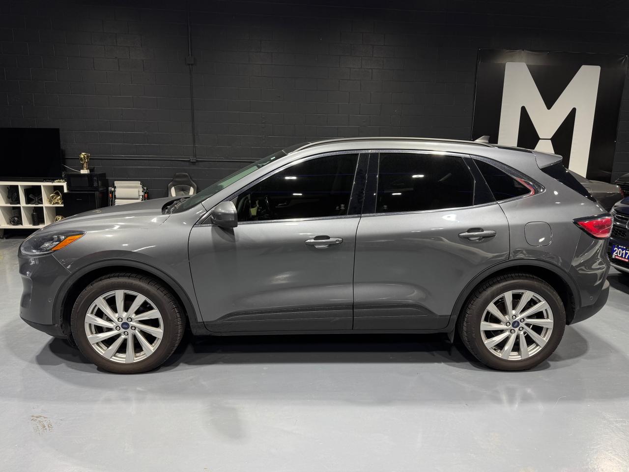 2021 Ford Escape Titanium Hybrid - Photo #10