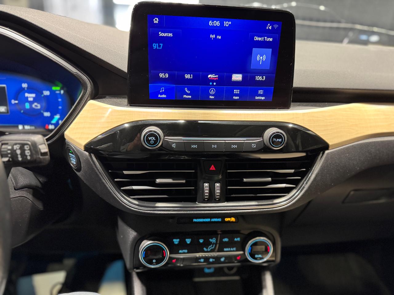 2021 Ford Escape Titanium Hybrid - Photo #18