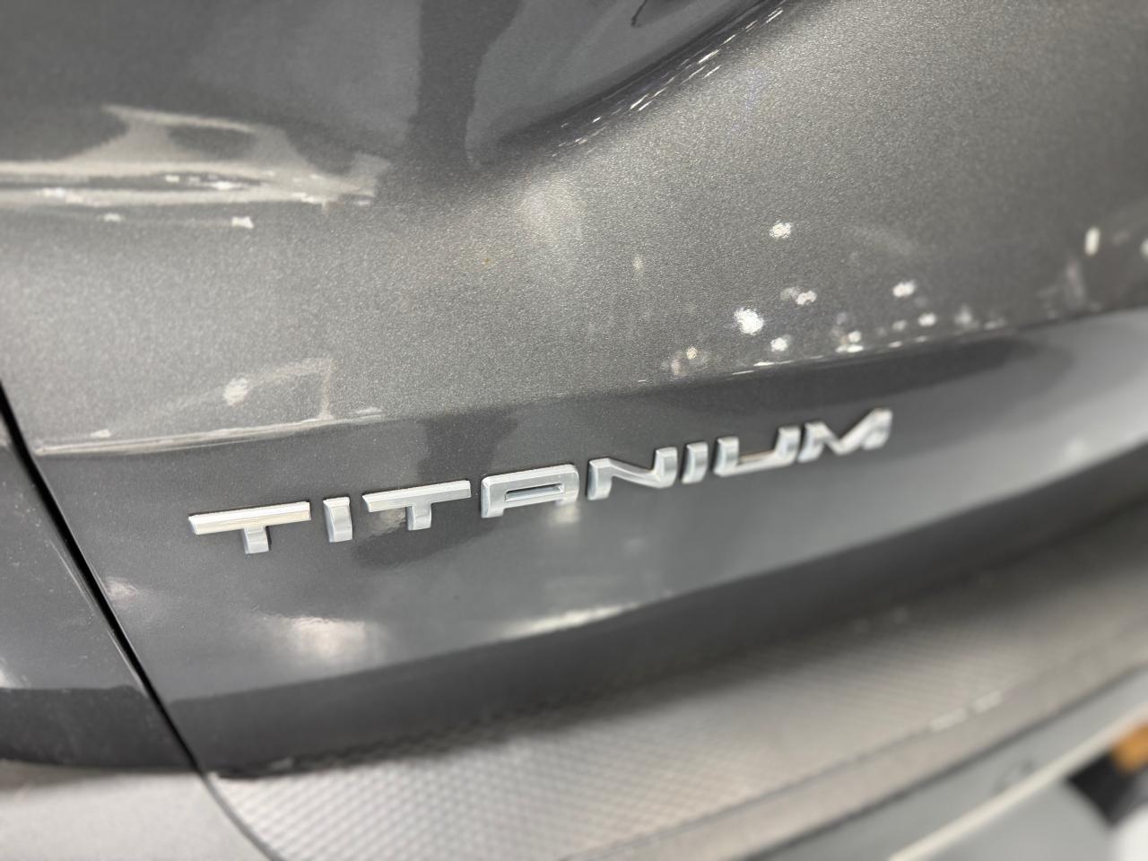 2021 Ford Escape Titanium Hybrid - Photo #6