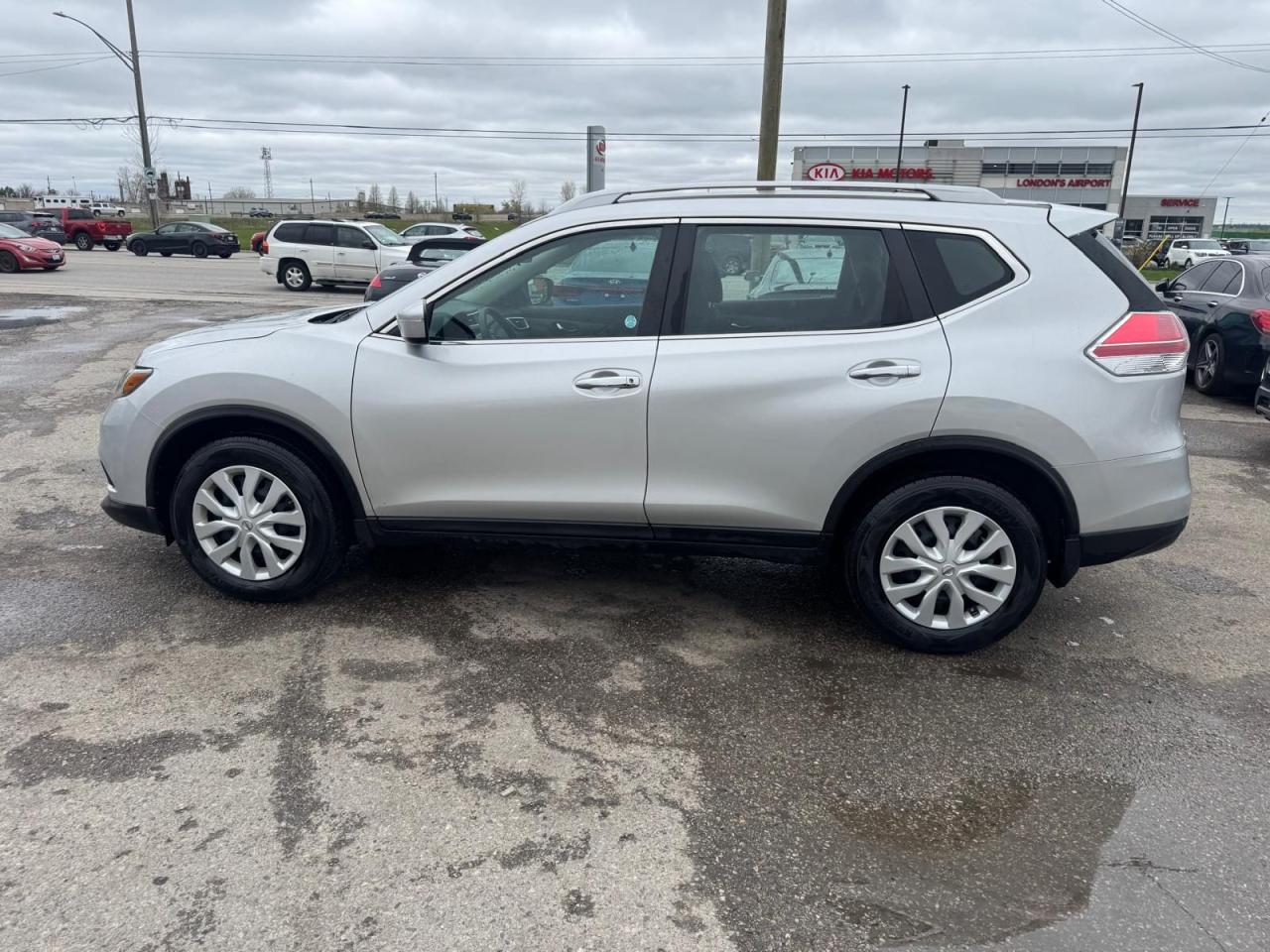 2015 Nissan Rogue S, NO ACCIDENTS, WELL SERVICED, CERTIFIED - Photo #2