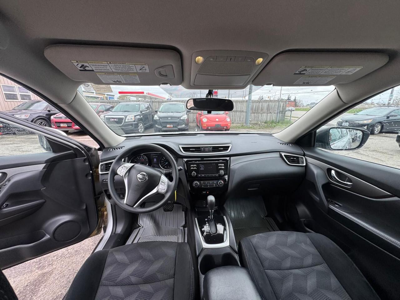 2015 Nissan Rogue S, NO ACCIDENTS, WELL SERVICED, CERTIFIED - Photo #9