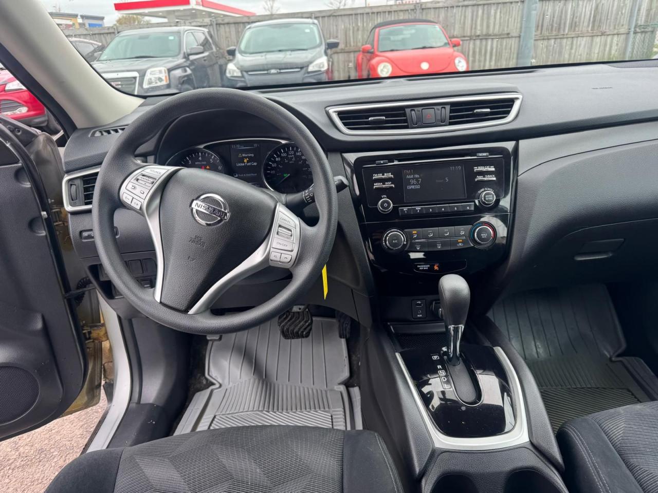 2015 Nissan Rogue S, NO ACCIDENTS, WELL SERVICED, CERTIFIED - Photo #16
