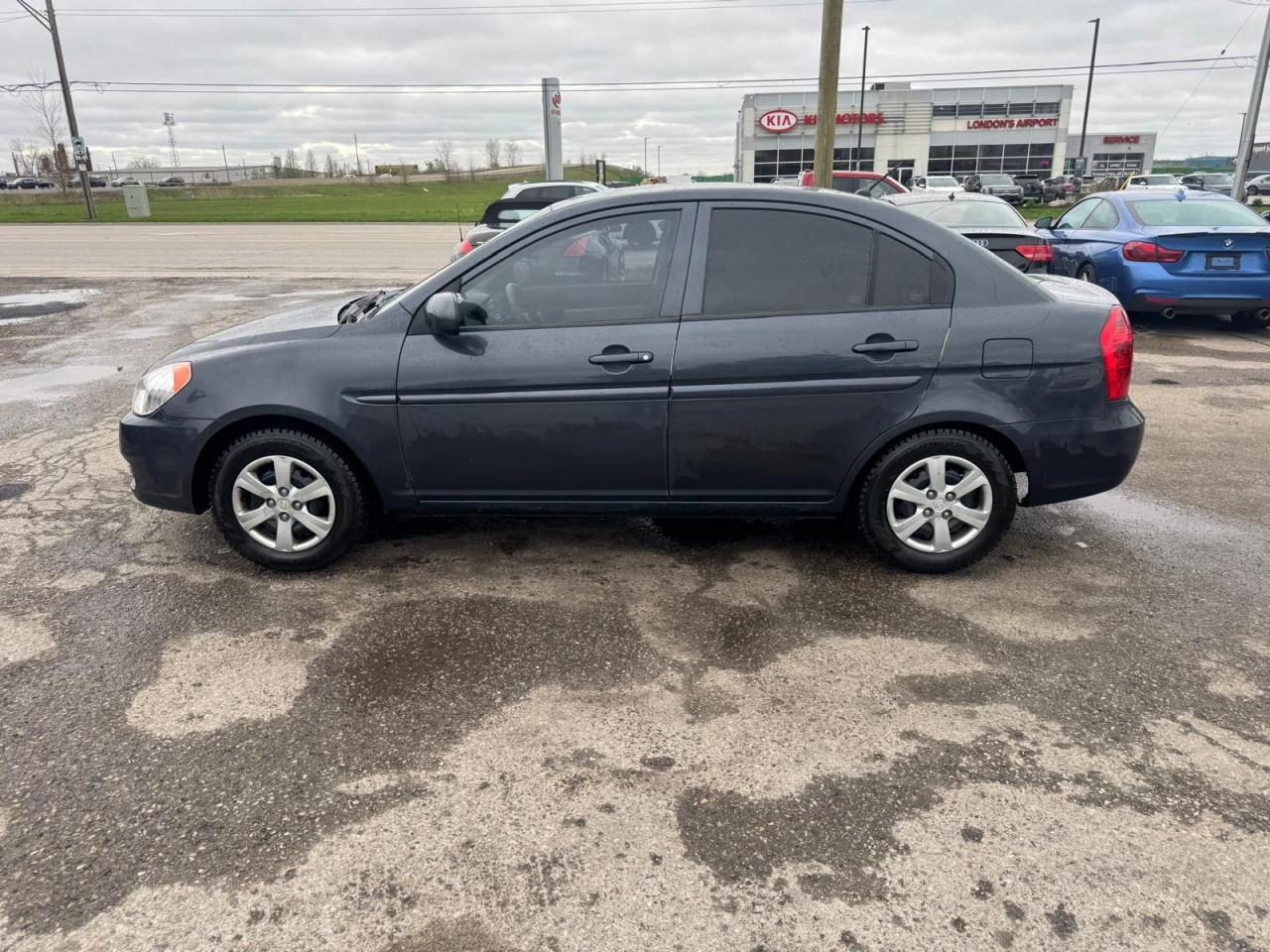 2010 Hyundai Accent GL, AUTO, RELIABLE, ONLY 108KMS, CERTIFIED - Photo #2