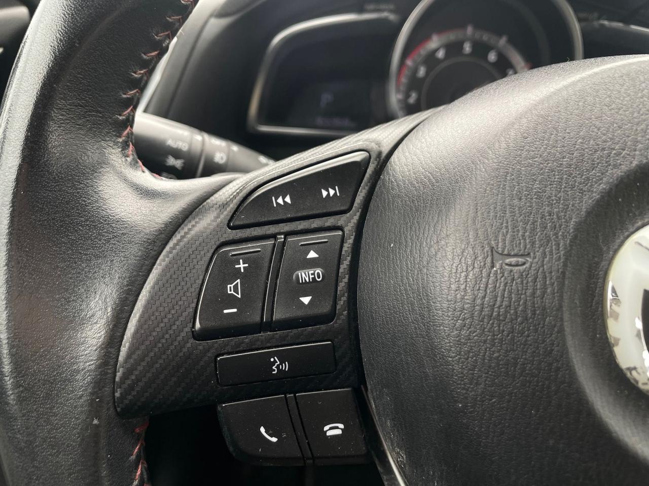 2014 Mazda MAZDA3 GT *LEATHER HEATED SEATS, HEADUP DISPLAY, SUNROOF* - Photo #15