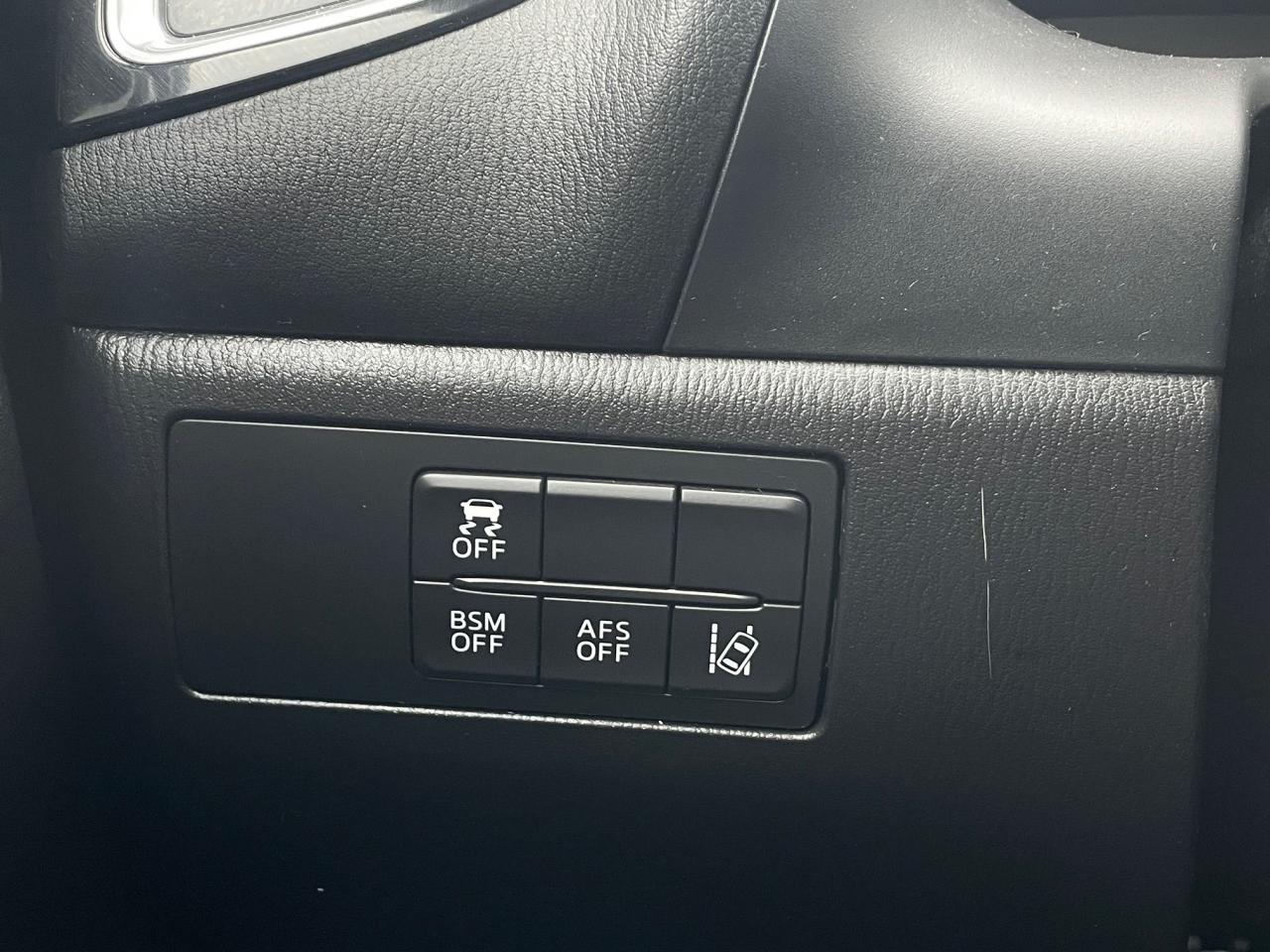 2014 Mazda MAZDA3 GT *LEATHER HEATED SEATS, HEADUP DISPLAY, SUNROOF* - Photo #11
