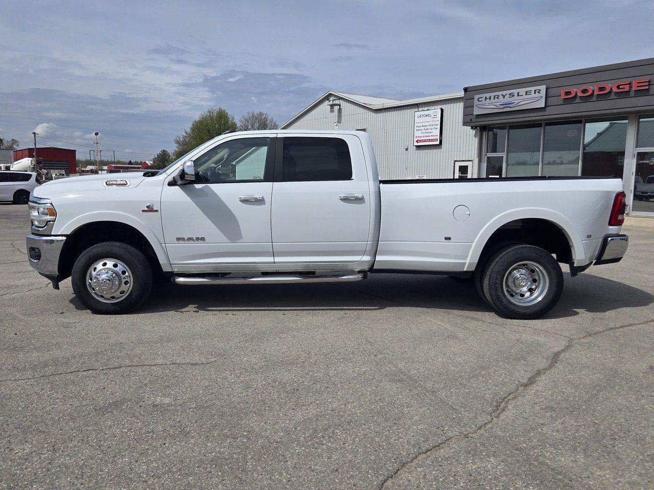 2022 RAM 3500 Laramie - Photo #8
