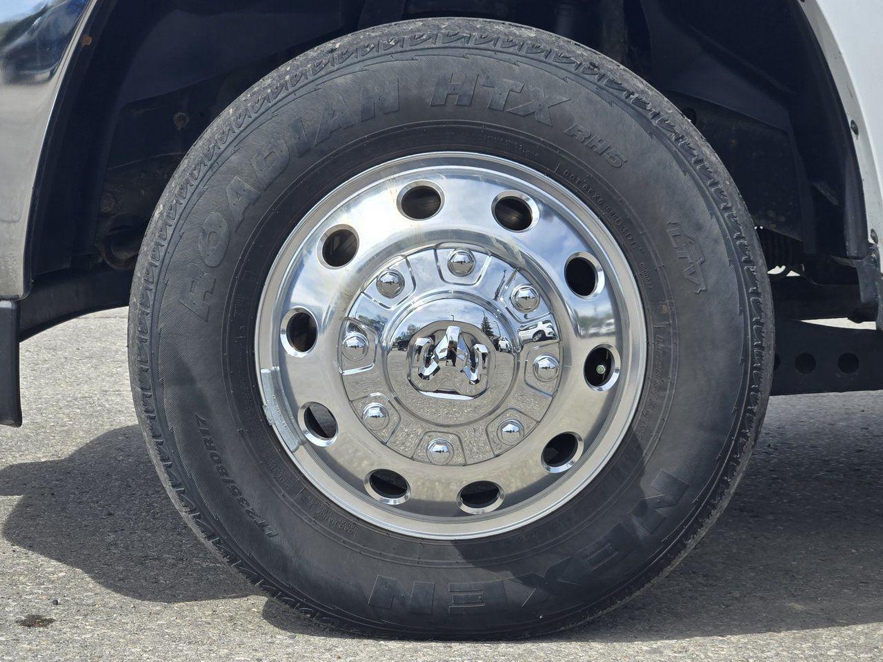 2022 RAM 3500 Laramie - Photo #9