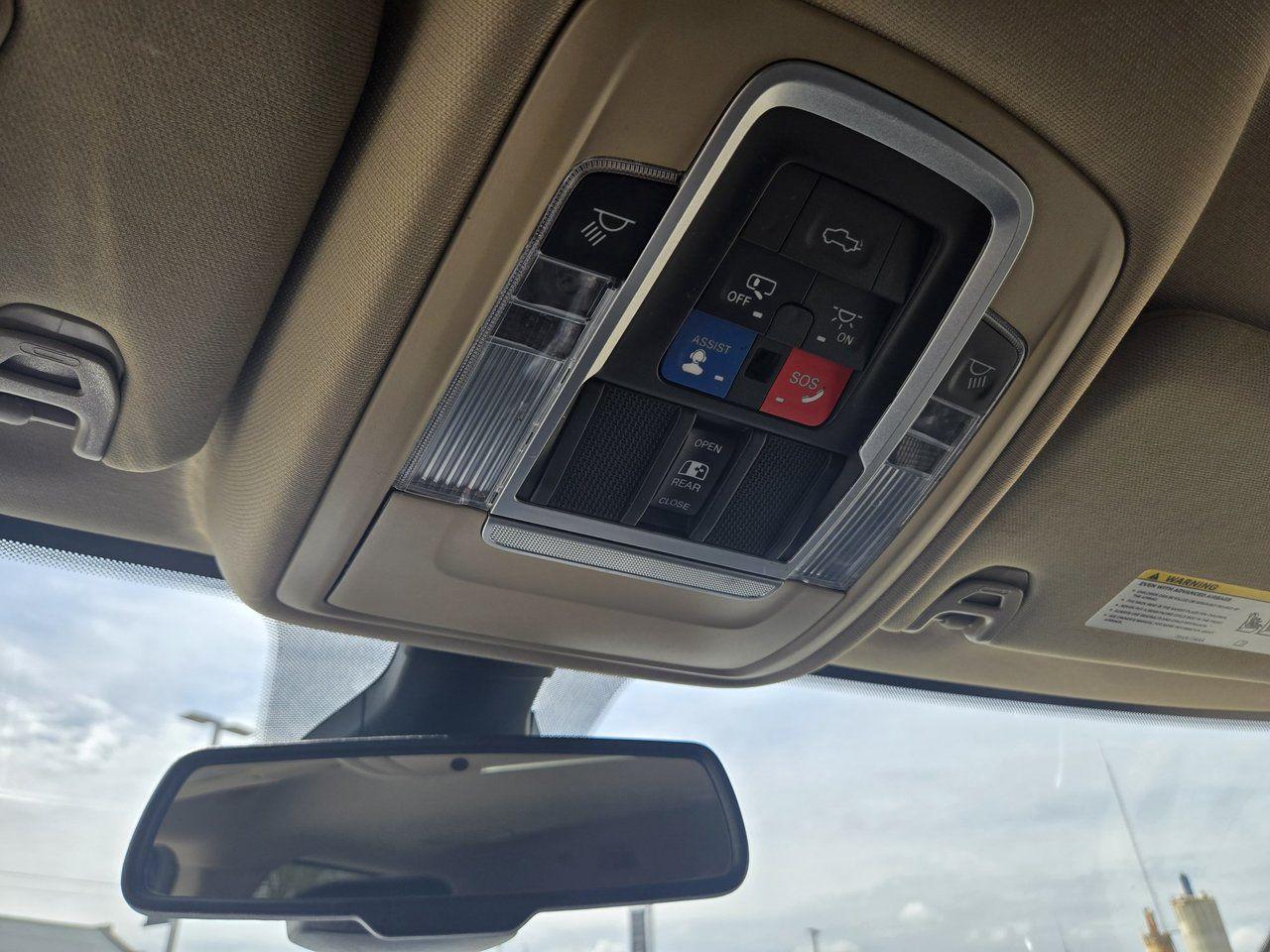 2022 RAM 3500 Laramie - Photo #17