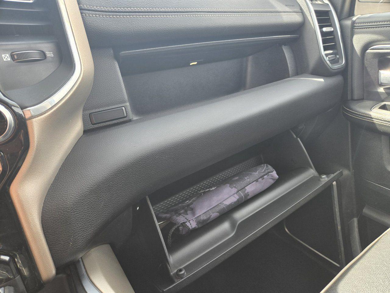 2022 RAM 3500 Laramie - Photo #18