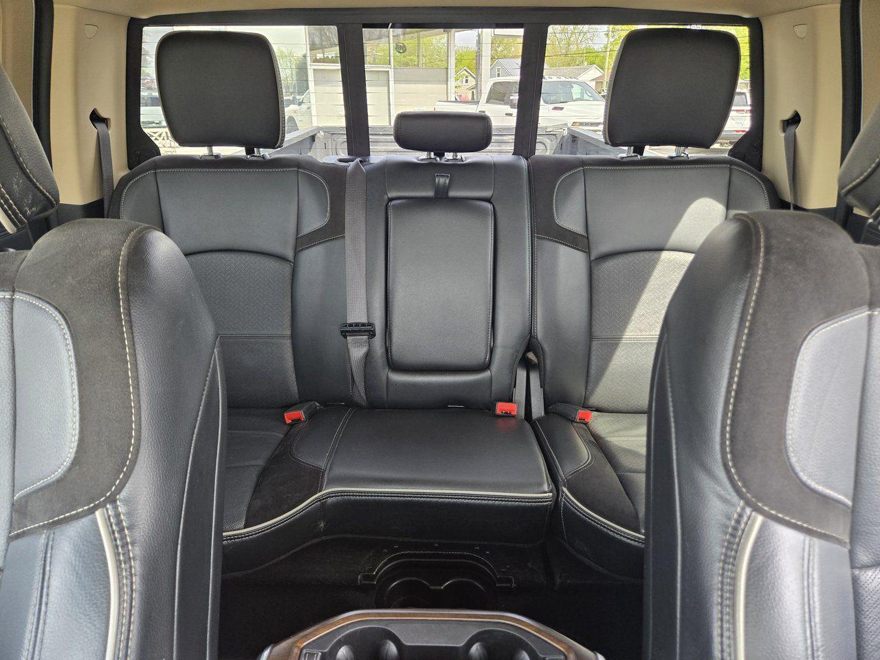 2022 RAM 3500 Laramie - Photo #20