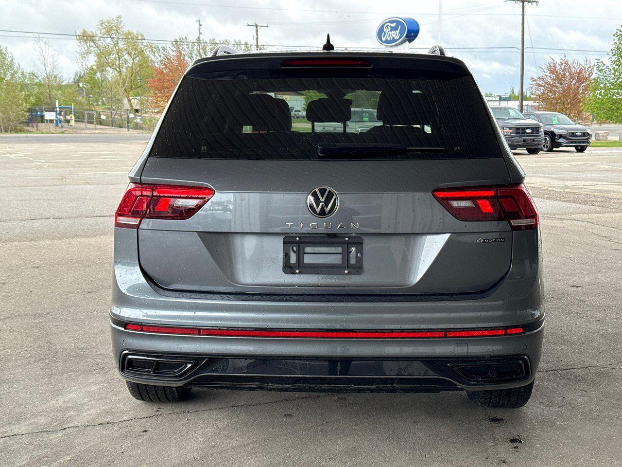 2024 Volkswagen Tiguan Comfortline R-Line Black Edition - Photo #3