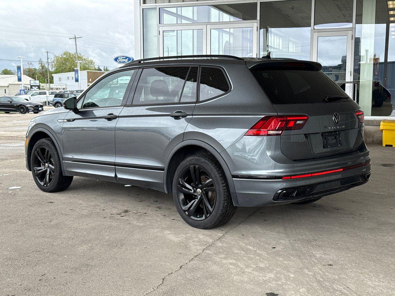 2024 Volkswagen Tiguan Comfortline R-Line Black Edition - Photo #2