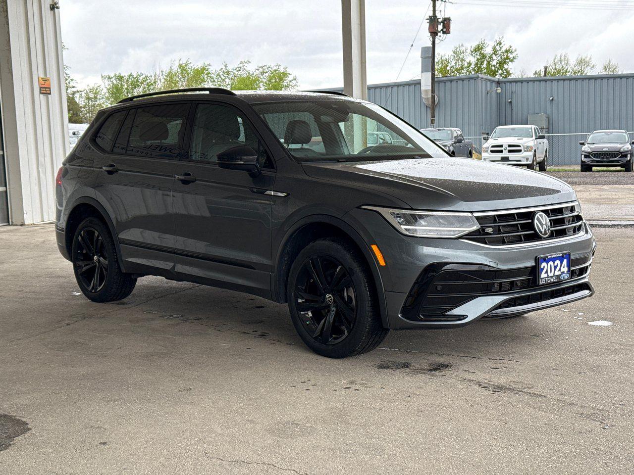 2024 Volkswagen Tiguan Comfortline R-Line Black Edition - Photo #6