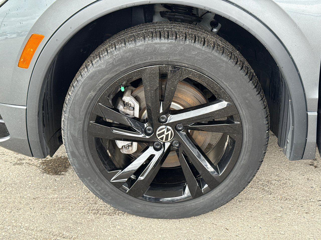 2024 Volkswagen Tiguan Comfortline R-Line Black Edition - Photo #11