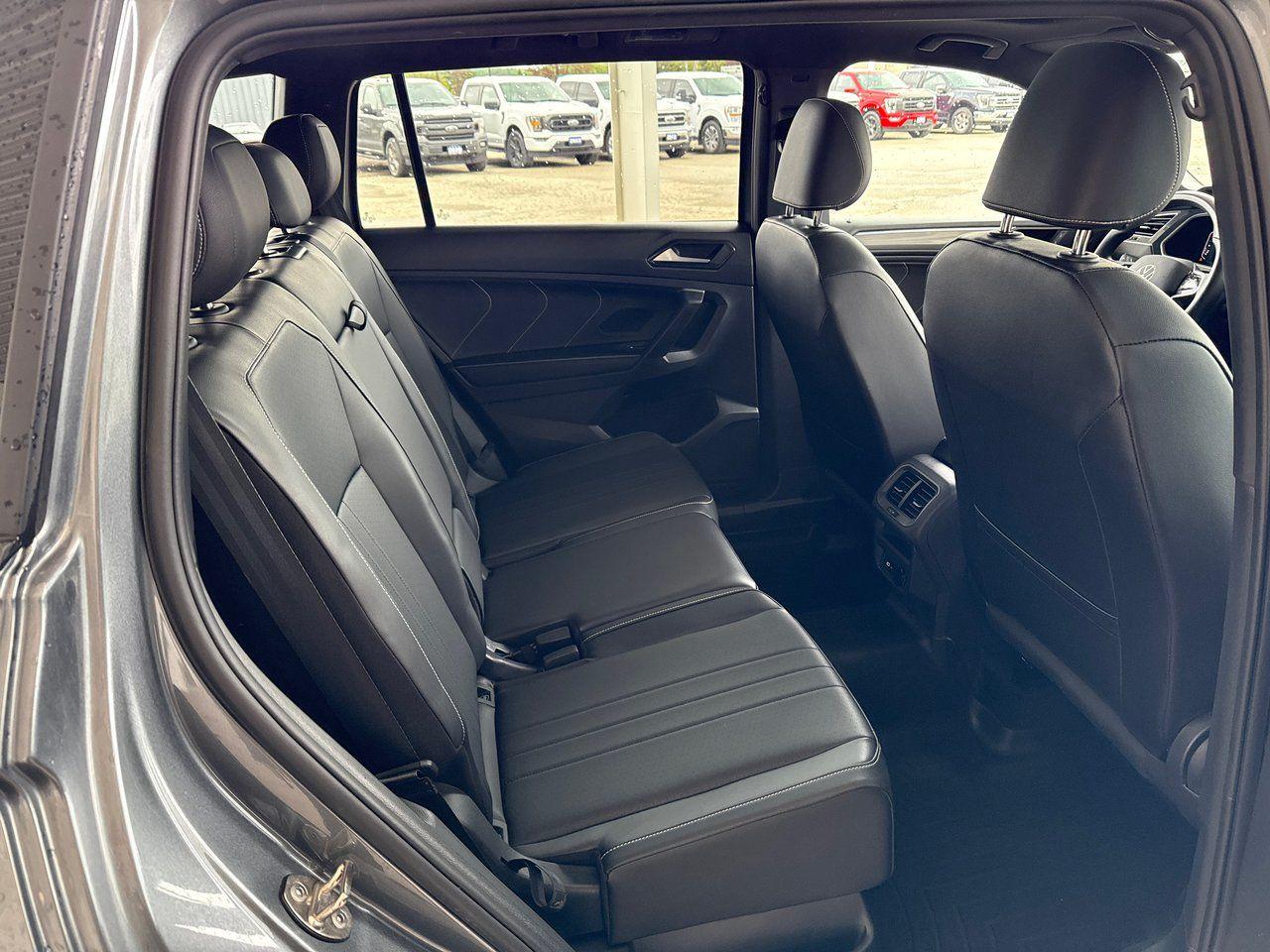 2024 Volkswagen Tiguan Comfortline R-Line Black Edition - Photo #32