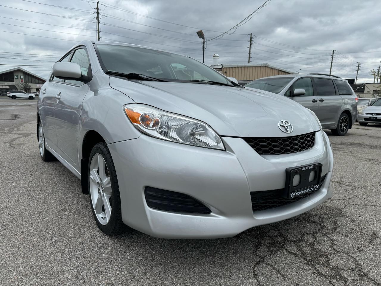 2010 Toyota Matrix XR Photo2