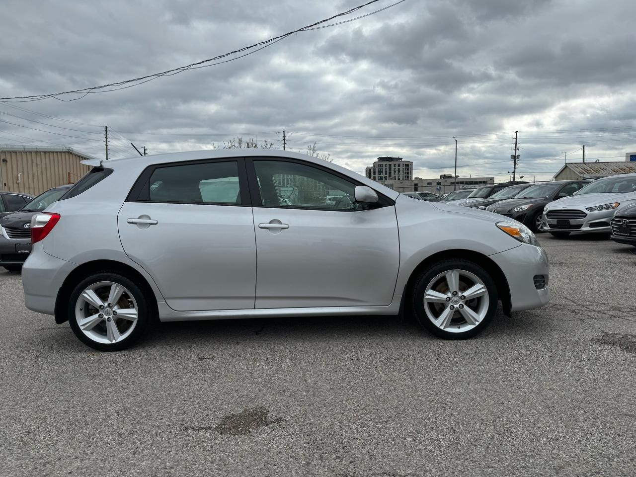 2010 Toyota Matrix XR Photo3