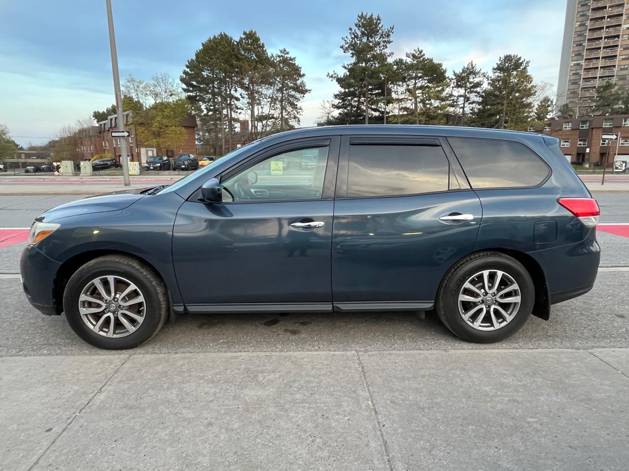 2013 Nissan Pathfinder S-EXTRA CLEAN-7 SEASTS- BK UP CAM- BLUETOOTH-AUX Photo3