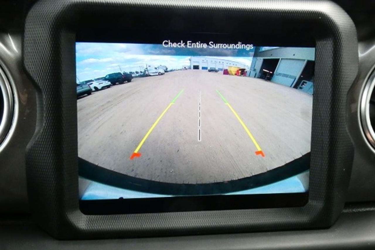 2021 Jeep Wrangler Unlimited Sahara 4x4 w/Htd cloth, NAV, BUC - Photo #15