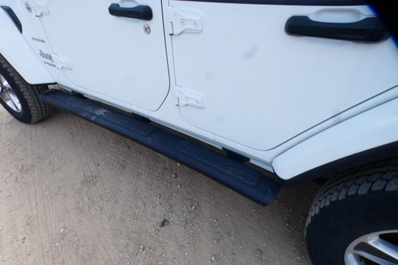 2021 Jeep Wrangler Unlimited Sahara 4x4 w/Htd cloth, NAV, BUC - Photo #18