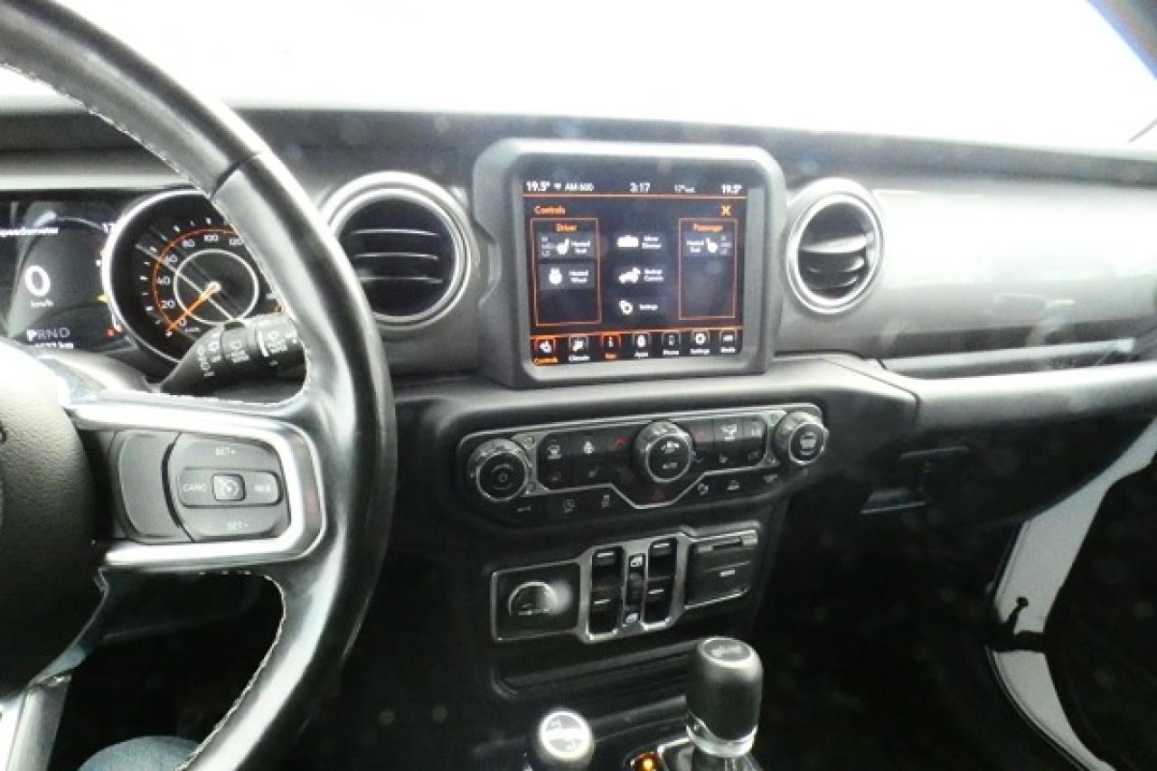 2021 Jeep Wrangler Unlimited Sahara 4x4 w/Htd cloth, NAV, BUC - Photo #16