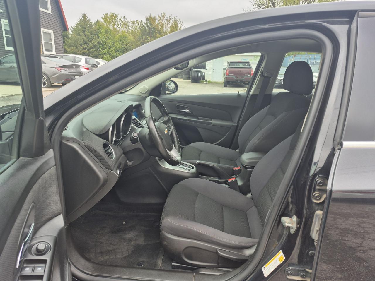 2014 Chevrolet Cruze 1LT Certified/No Accidents Photo9