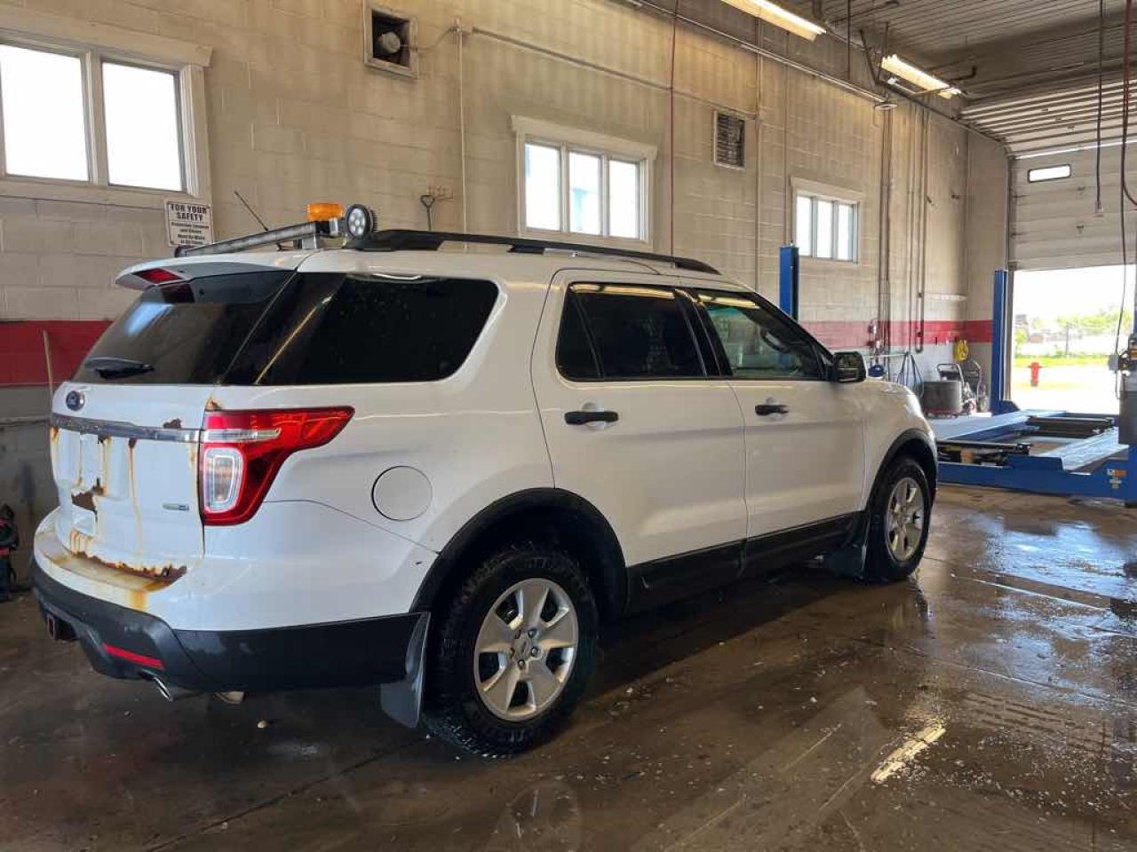 2013 Ford Explorer  - Photo #4