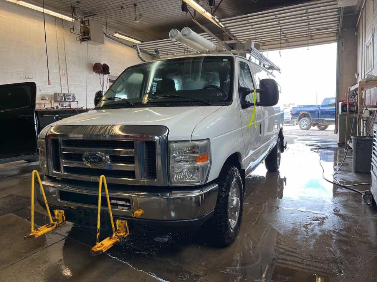 2010 Ford E350 ECONOLINE  SUP - Photo #1