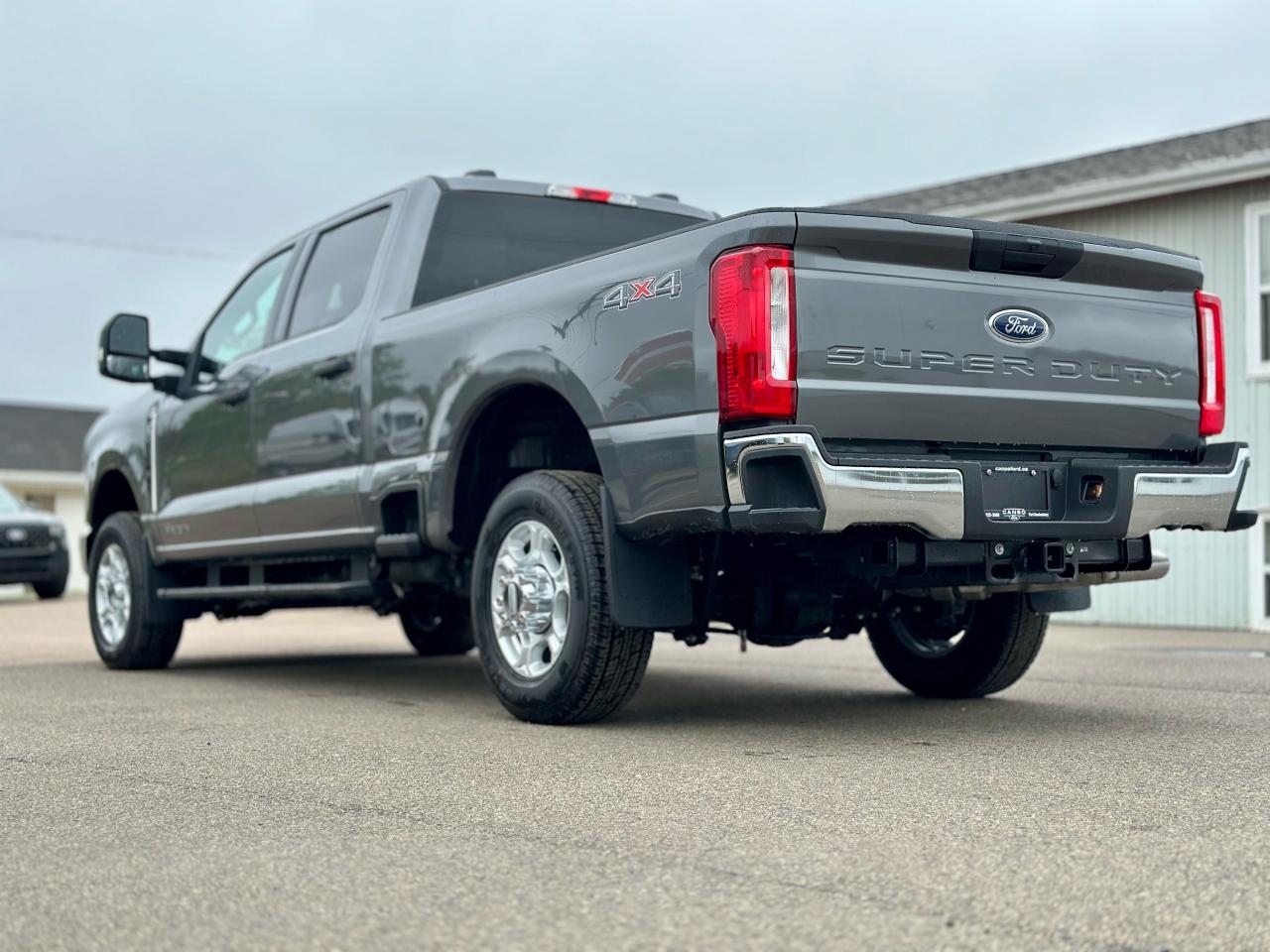 2025 Ford F-350 Super Duty SRW XLT 4WD CREW CAB 6.75' BOX Photo4