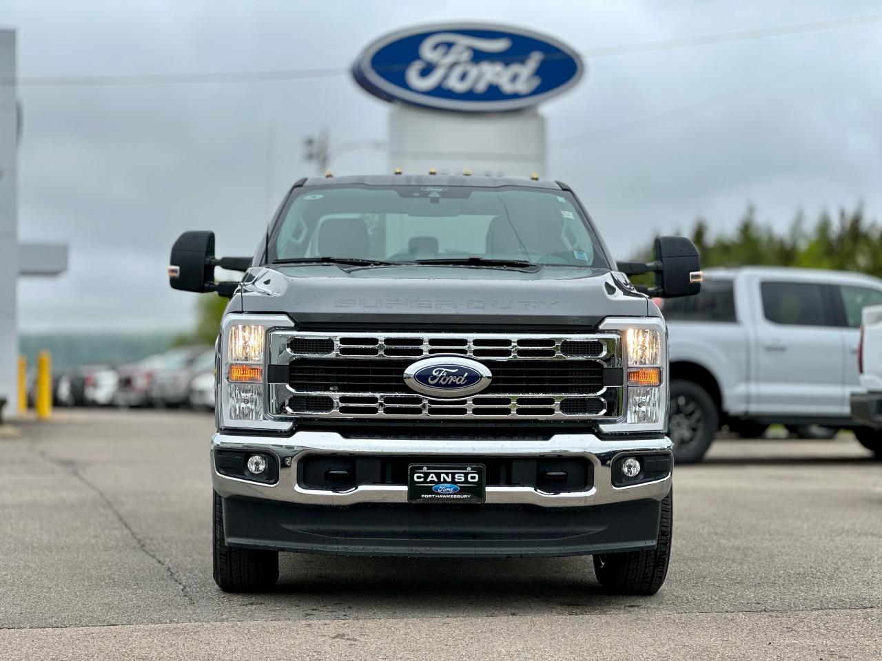 2025 Ford F-350 Super Duty SRW XLT 4WD CREW CAB 6.75' BOX Photo1