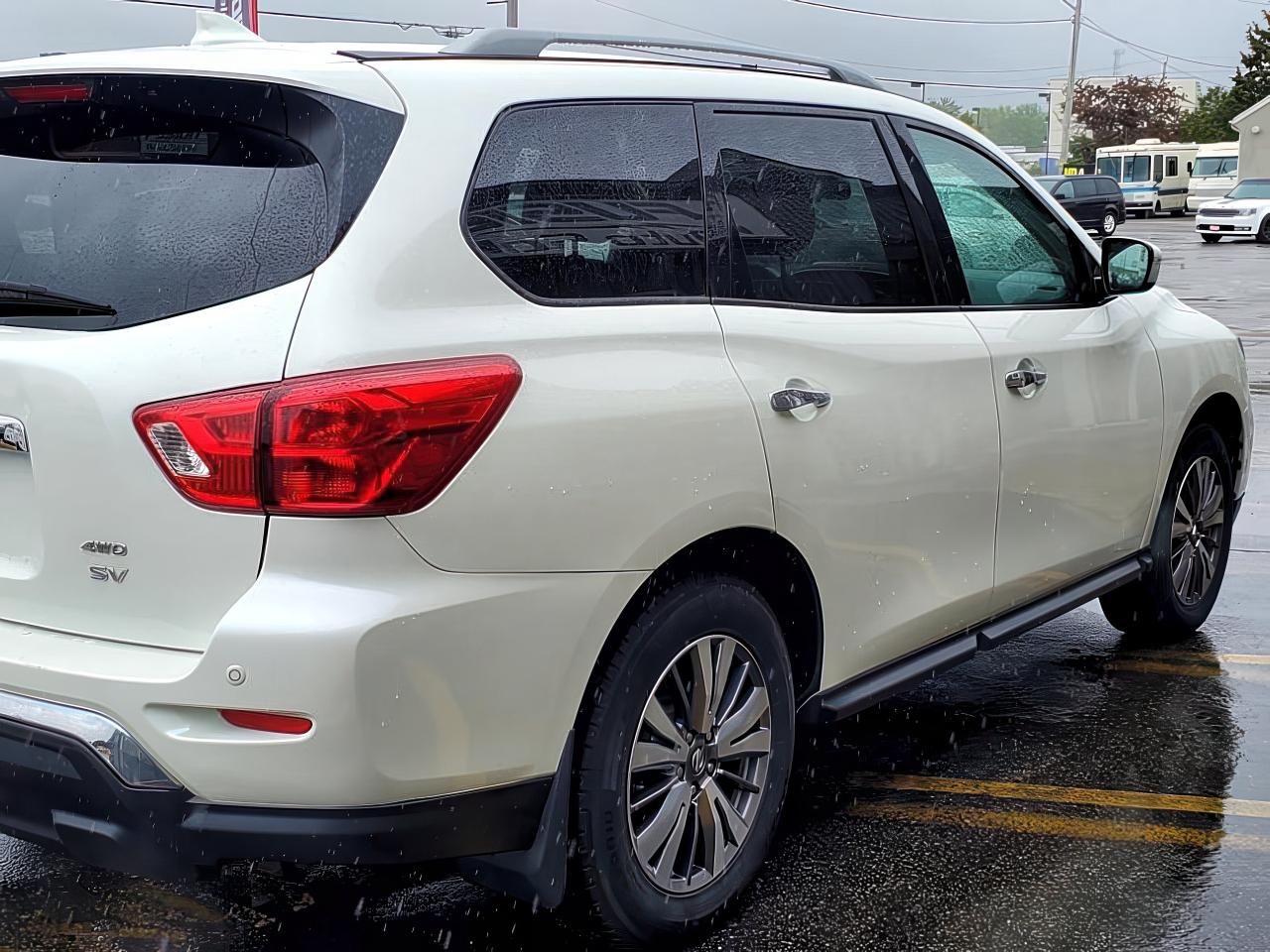 2019 Nissan Pathfinder SV Tech-LEATHER-NAVIGATION-7PASS-HEATED SEATS - Photo #5