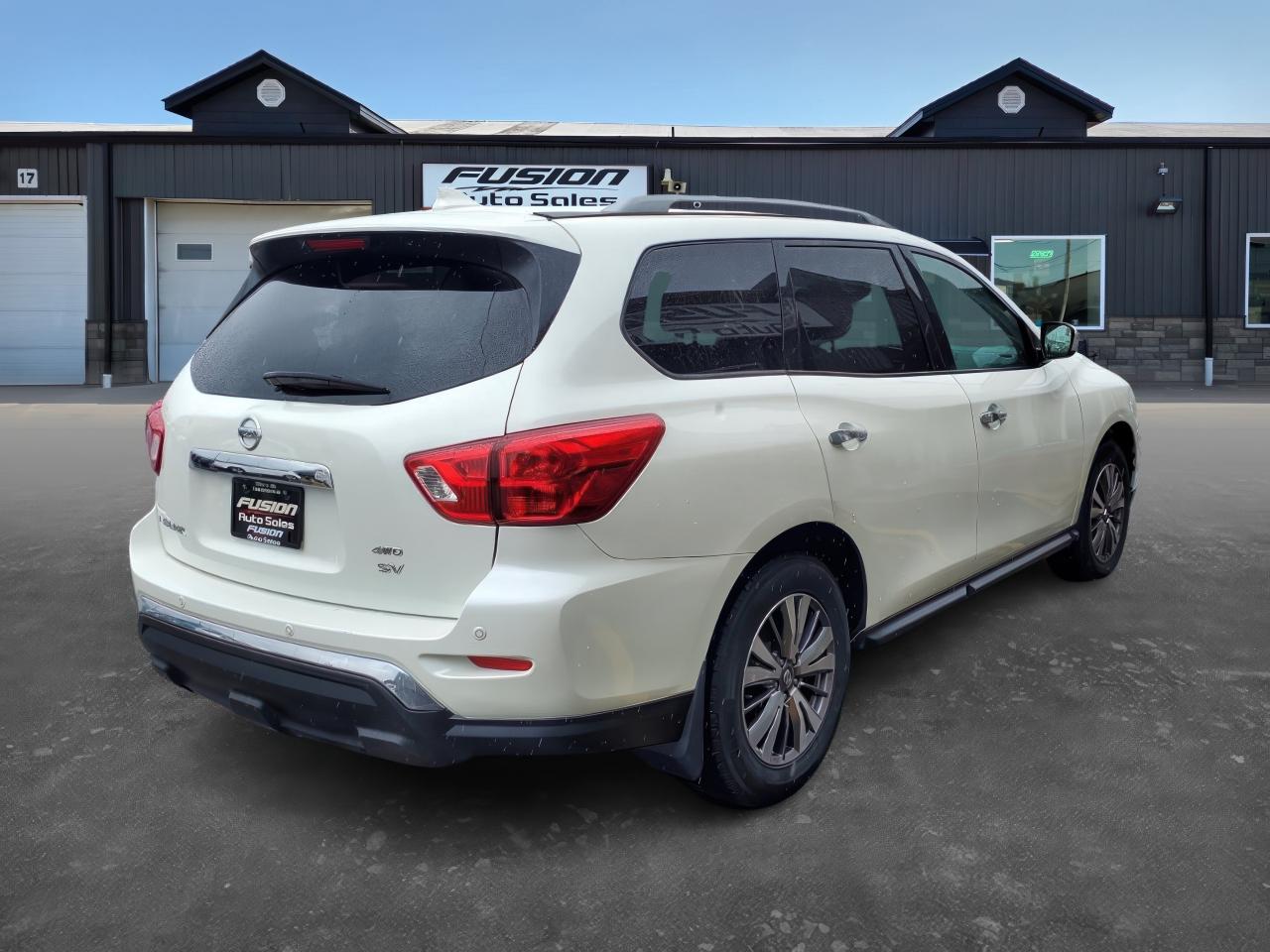 2019 Nissan Pathfinder SV Tech-LEATHER-NAVIGATION-7PASS-HEATED SEATS - Photo #6