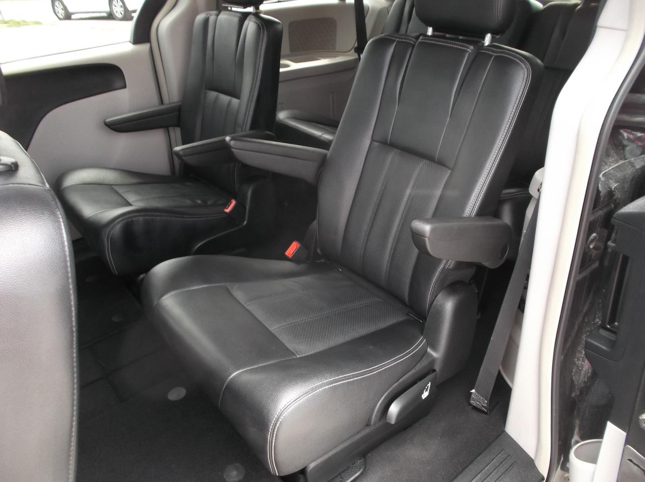 2016 Dodge Grand Caravan Crew - Photo #6