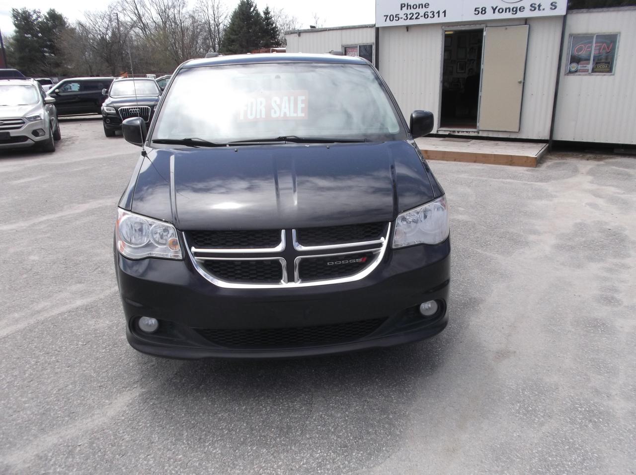 2016 Dodge Grand Caravan Crew - Photo #2