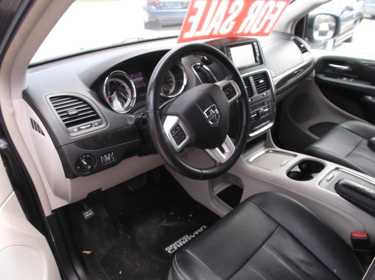 2016 Dodge Grand Caravan Crew - Photo #5