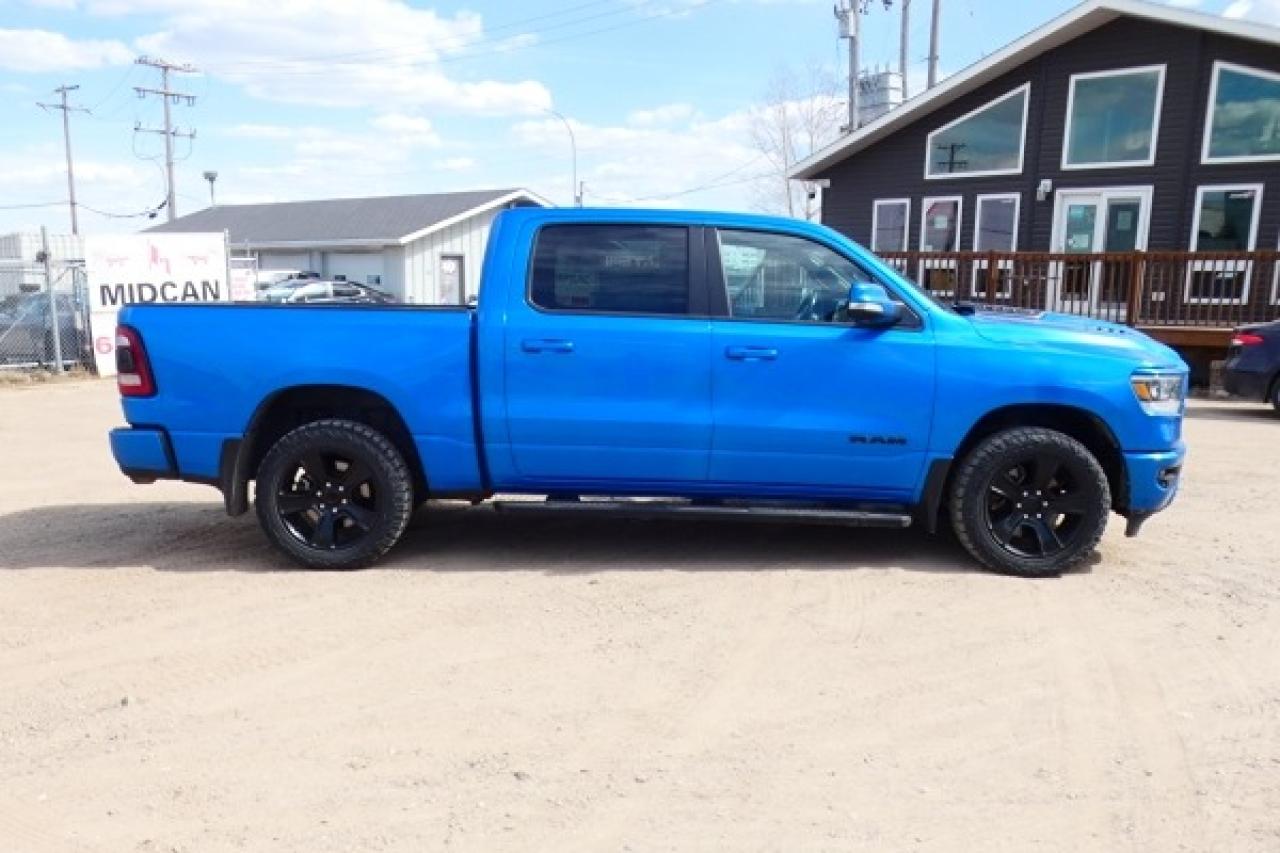2022 Dodge Ram 1500 Sport Crew w/Htd L.wrap, pano S/R, NAV, BUC - Photo #5