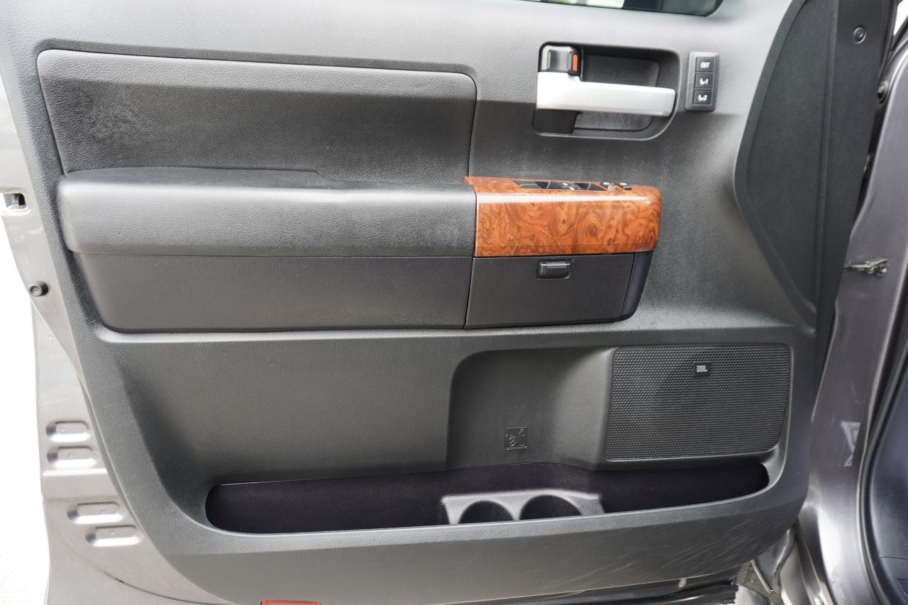 2013 Toyota Tundra CREWMAX / PLATINUM/ NO ACCIDENTS/ LOCAL TRUCK/ 5.7 - Photo #11