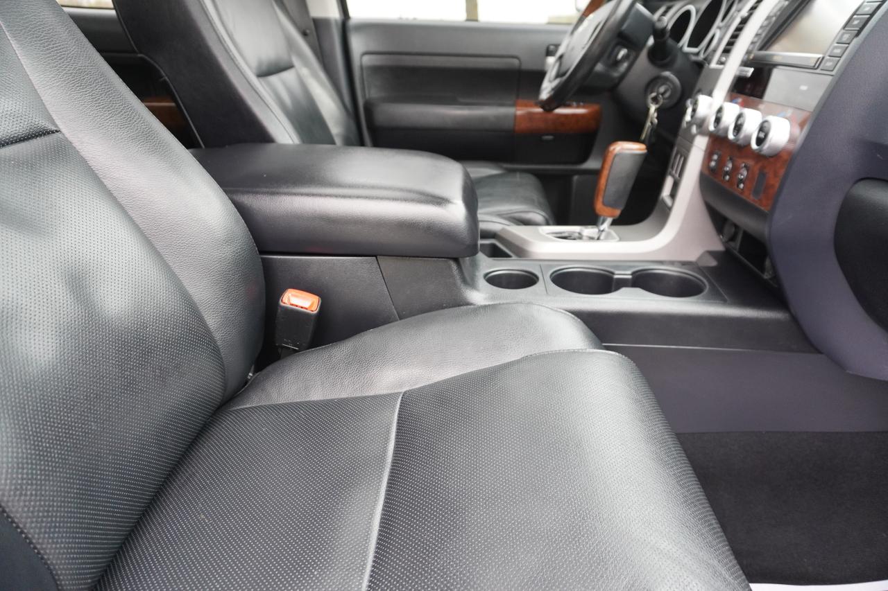 2013 Toyota Tundra CREWMAX / PLATINUM/ NO ACCIDENTS/ LOCAL TRUCK/ 5.7 - Photo #24