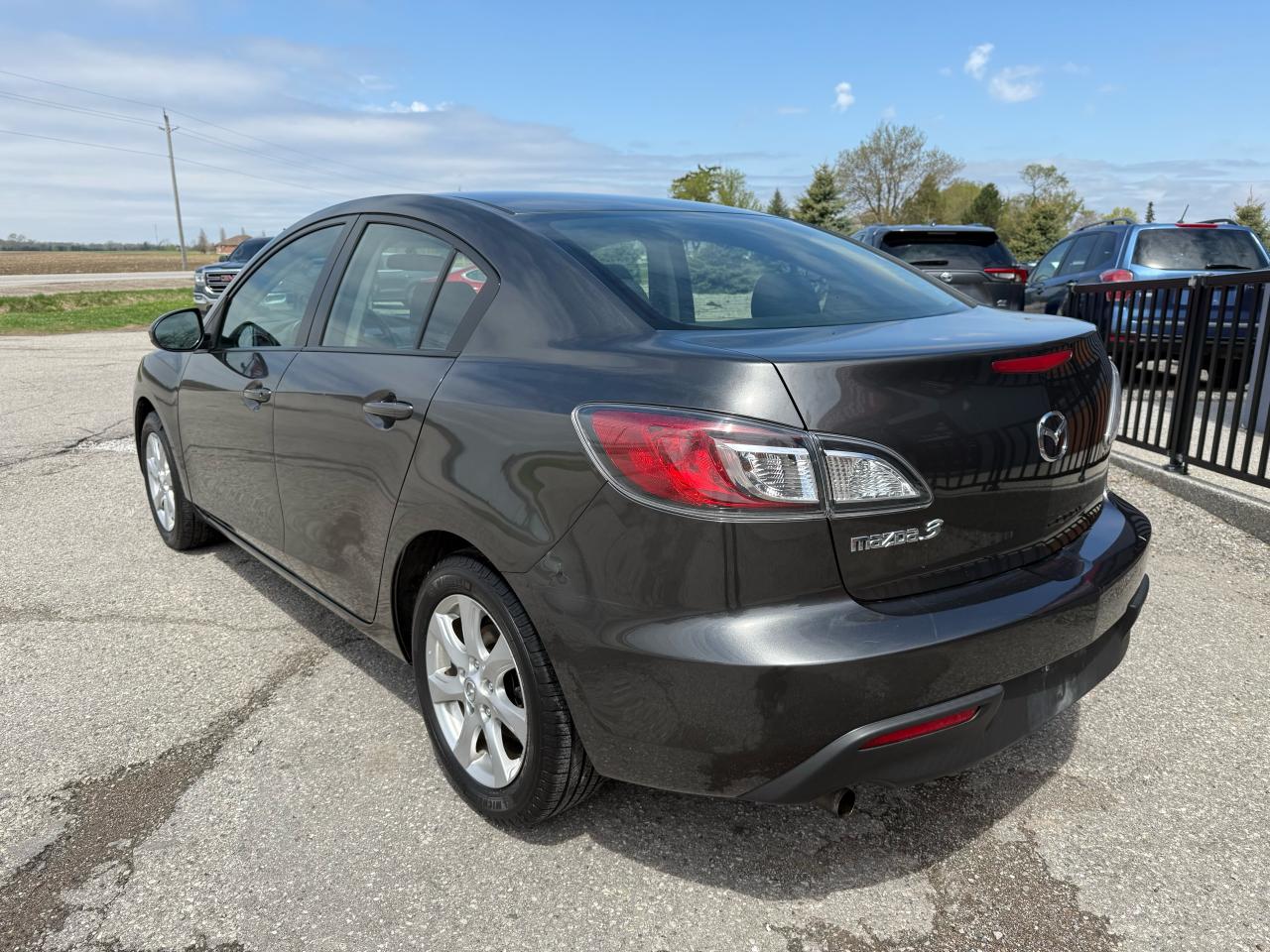 2011 Mazda MAZDA3 GX | Low KM | Power Package | A/C - Photo #2