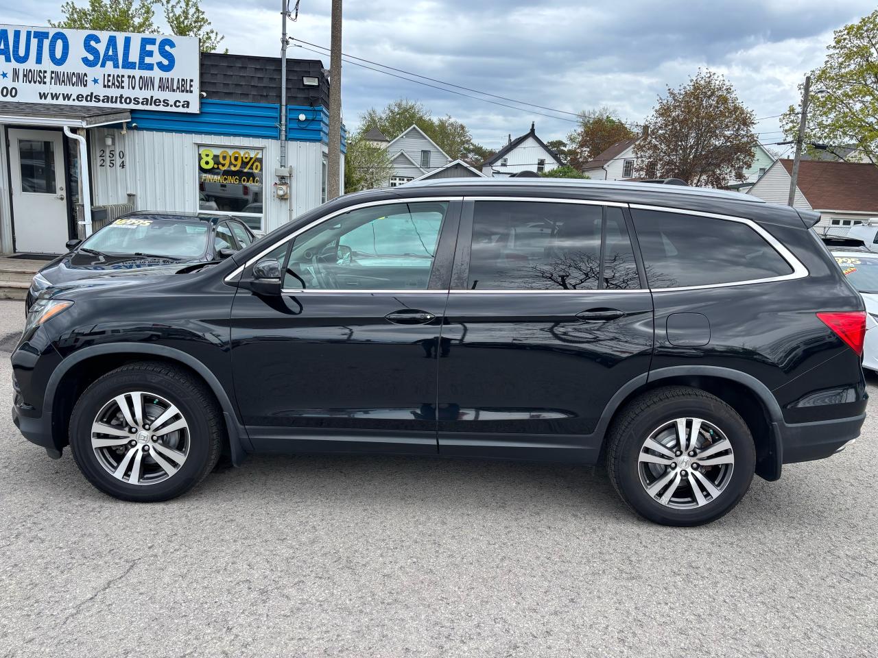 2018 Honda Pilot EX-L, Rear Entertainment, Leather, Sunroof, 8 Pass - Photo #4