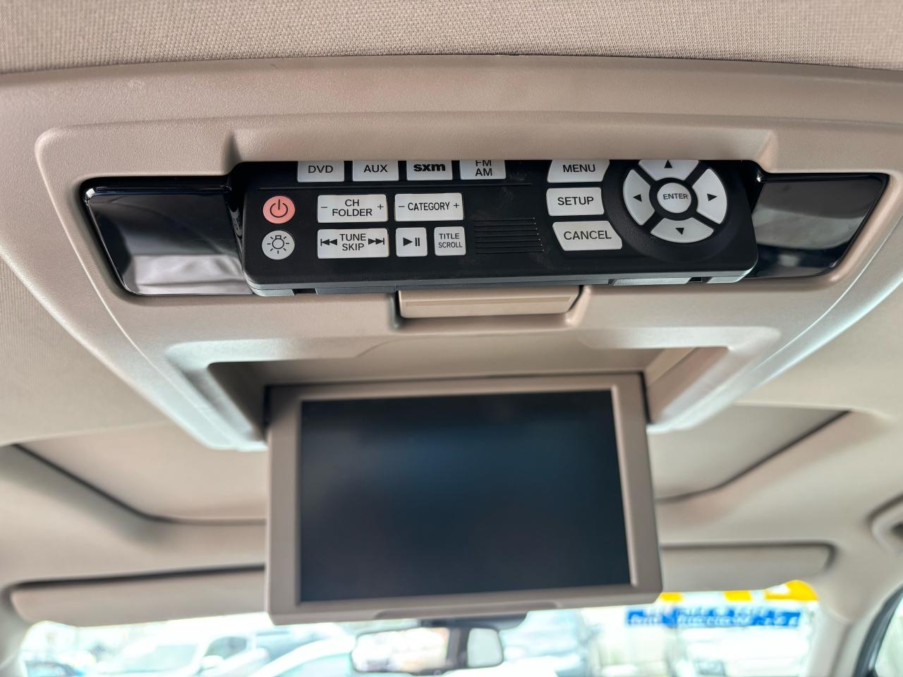 2018 Honda Pilot EX-L, Rear Entertainment, Leather, Sunroof, 8 Pass - Photo #10