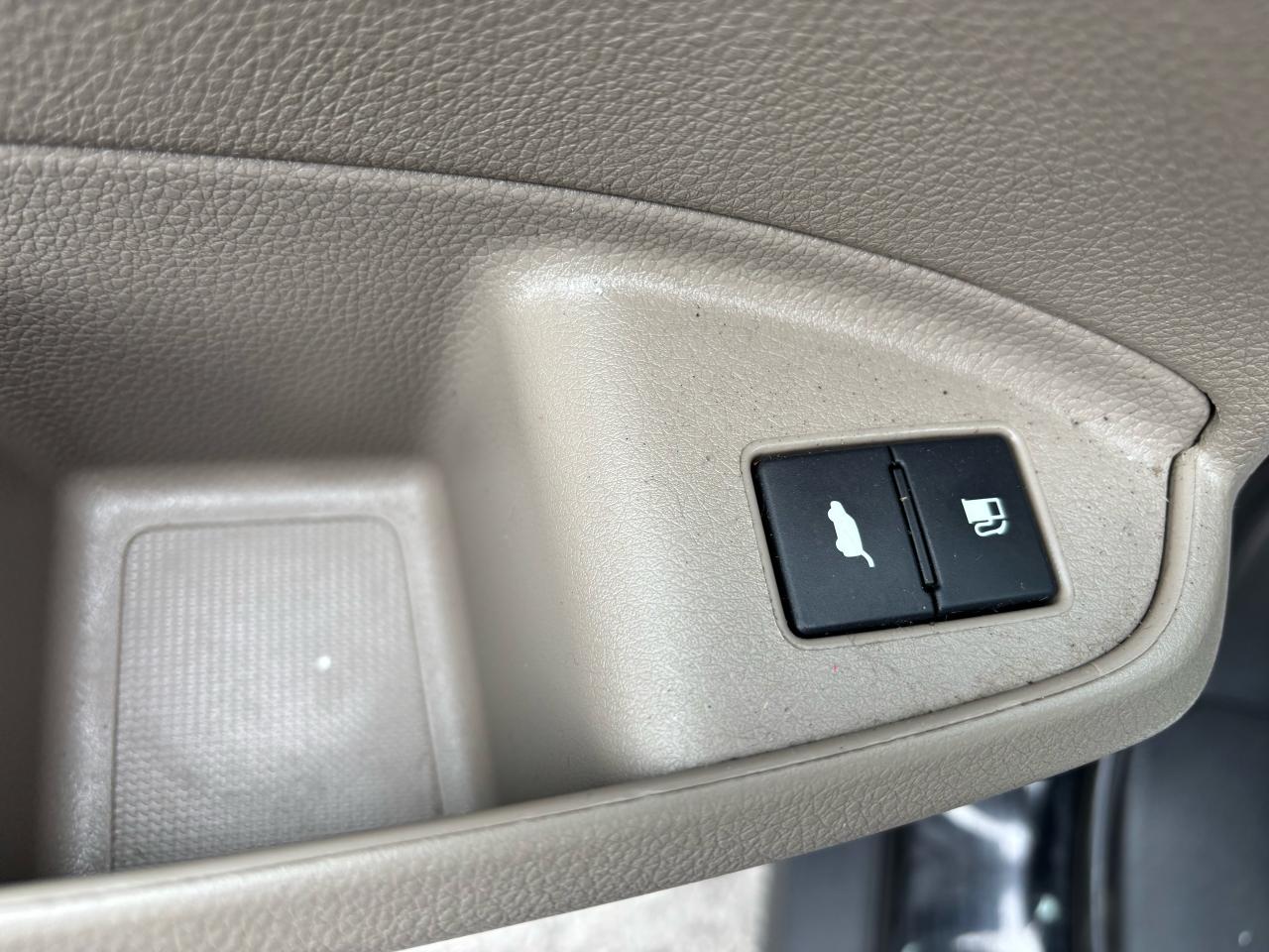 2018 Honda Pilot EX-L, Rear Entertainment, Leather, Sunroof, 8 Pass - Photo #14