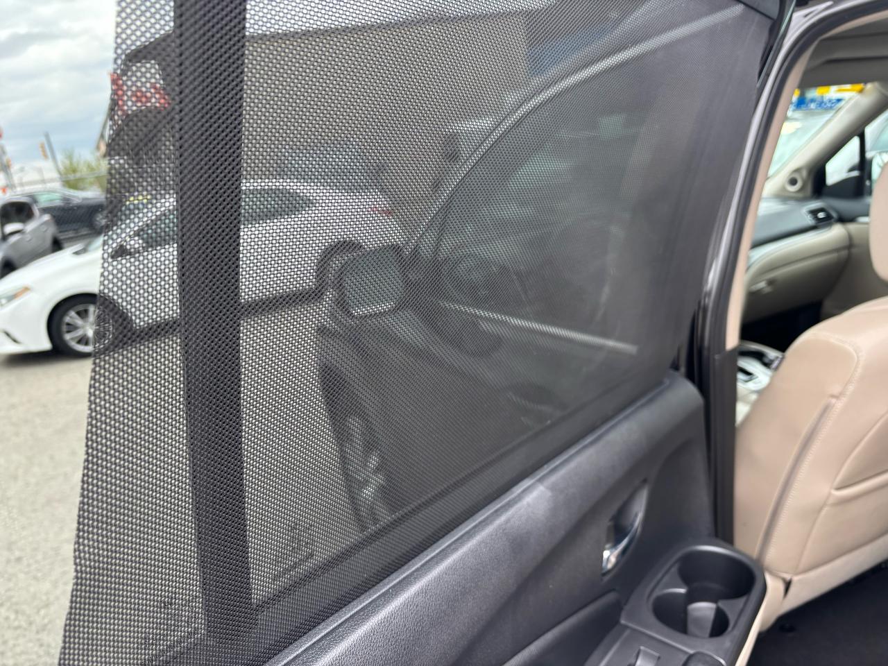 2018 Honda Pilot EX-L, Rear Entertainment, Leather, Sunroof, 8 Pass - Photo #17