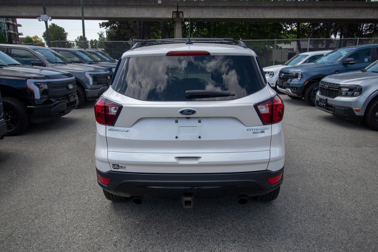 2019 Ford Escape Titanium 4WD Photo5
