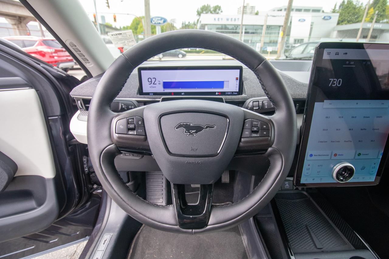 2022 Ford Mustang Mach-E Premium Photo5