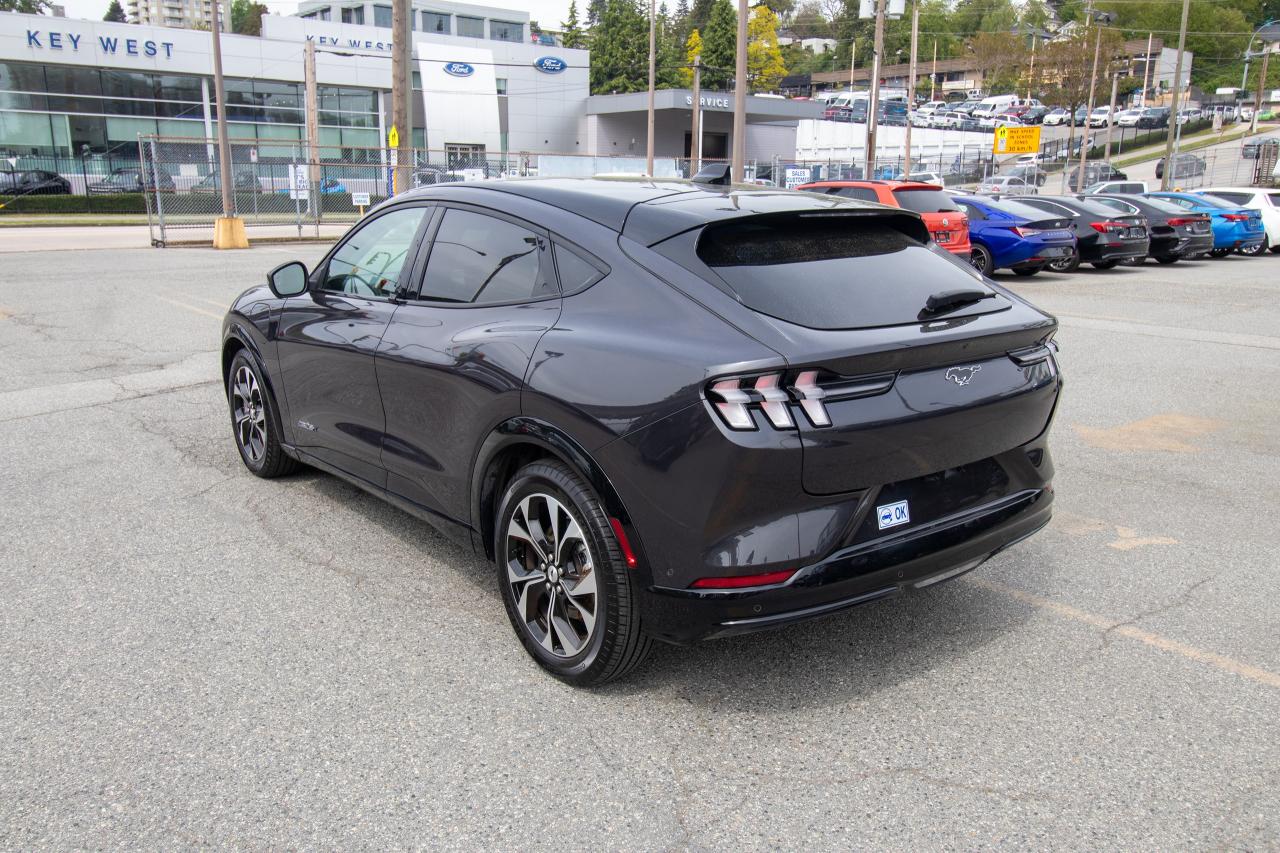 2022 Ford Mustang Mach-E Premium Photo5