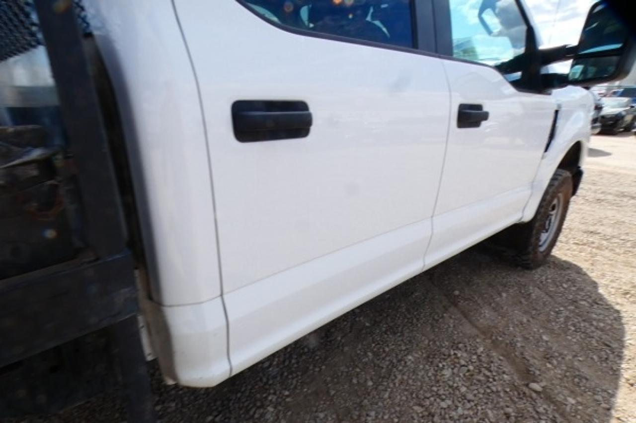 2021 Ford F-350 XL DECK TRUCK 4WD Crew Cab w/cloth seats, BUC - Photo #27