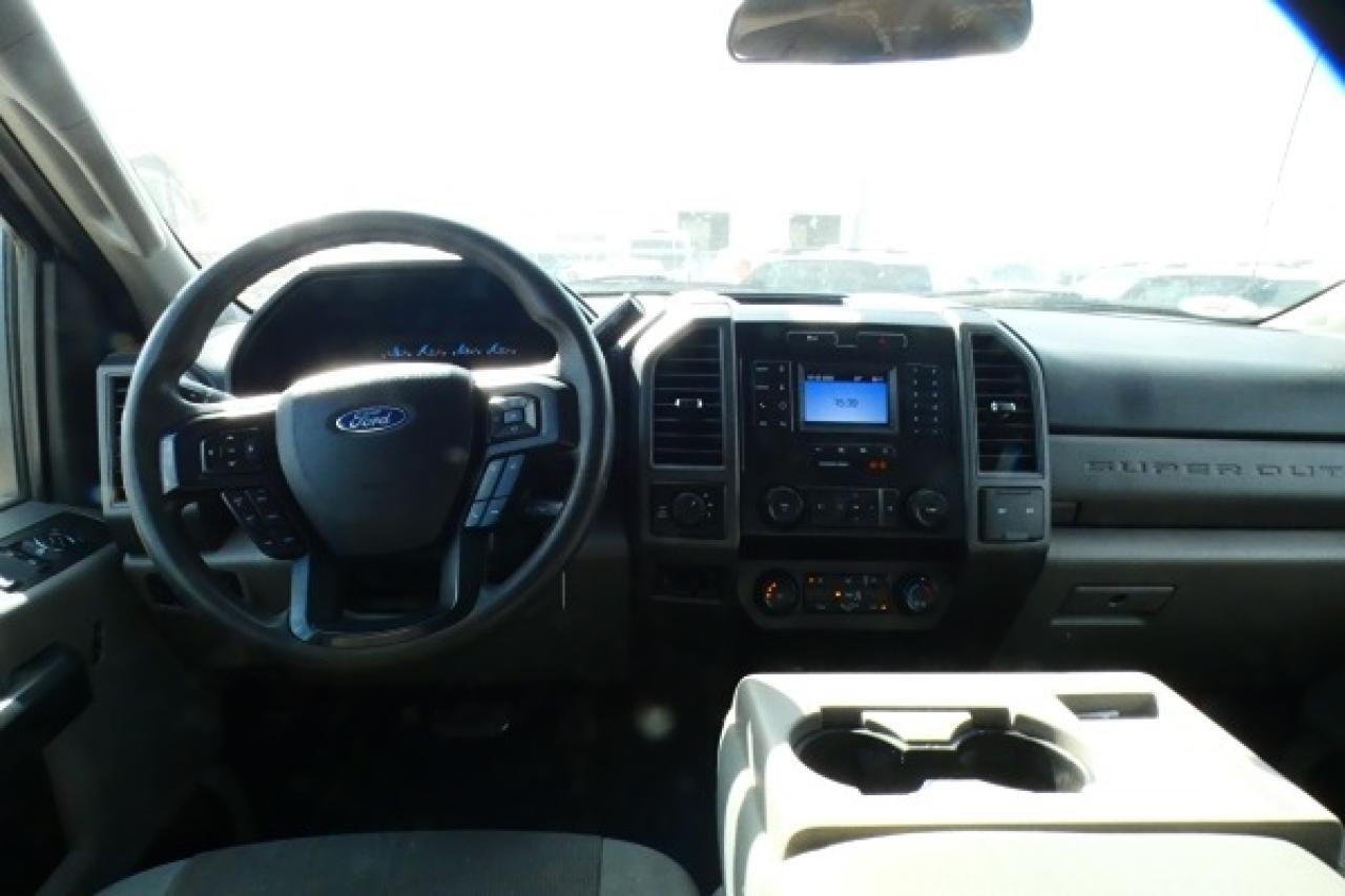 2021 Ford F-350 XL DECK TRUCK 4WD Crew Cab w/cloth seats, BUC - Photo #12