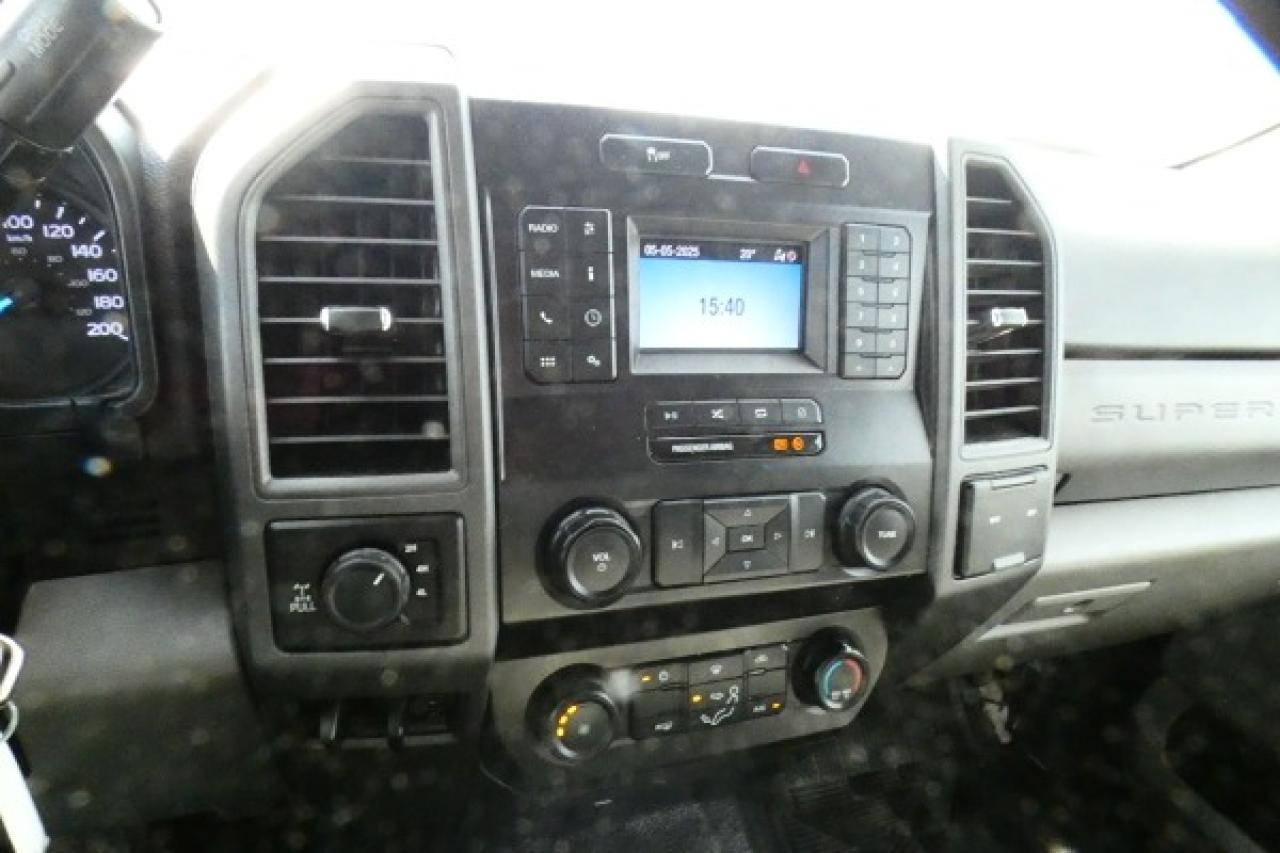 2021 Ford F-350 XL DECK TRUCK 4WD Crew Cab w/cloth seats, BUC - Photo #14